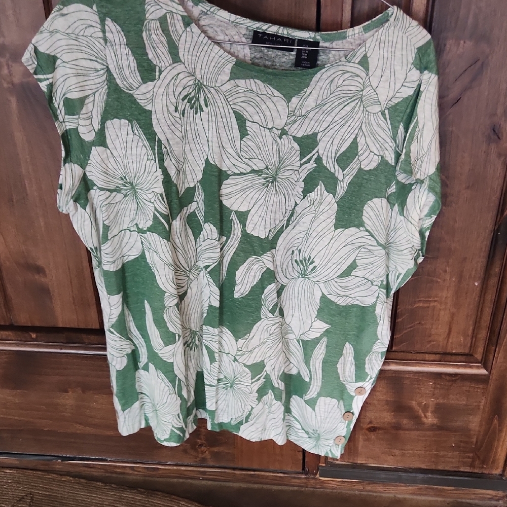 Vanity Green and White Floral Short Sleeve Top